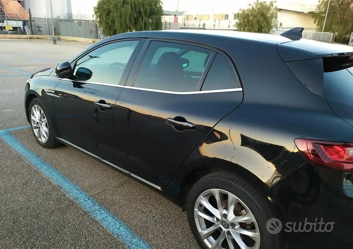 Usata Renault Mégane Intens 110 CV (80 kW) 2016 Nero Berlina