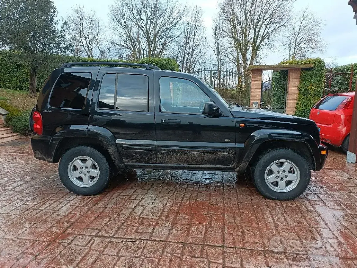 Usata Jeep Cherokee Limited 143 CV (105 kW) 2003 SUV