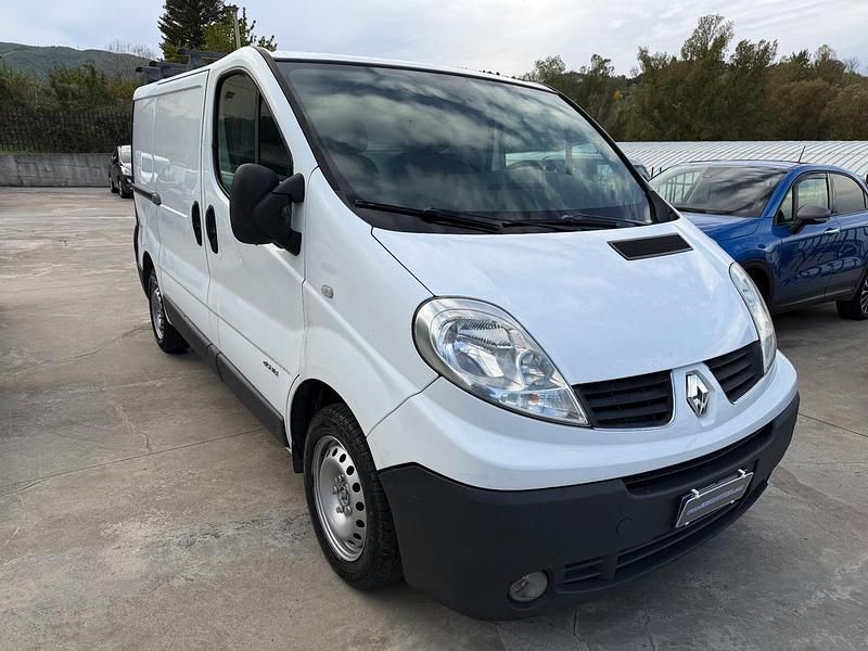 Usata Renault Trafic 114 CV (83 kW) 2009 Bianco Monovolume