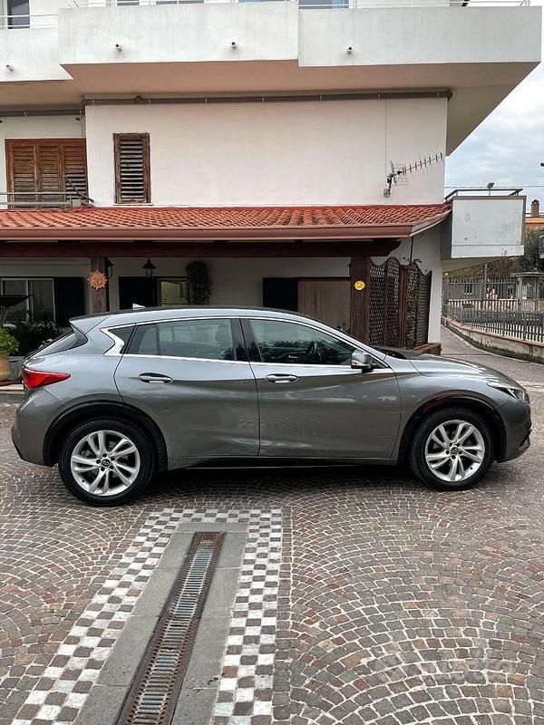 Usata Infiniti Q30 110 CV (80 kW) 2016 Grigio Berlina