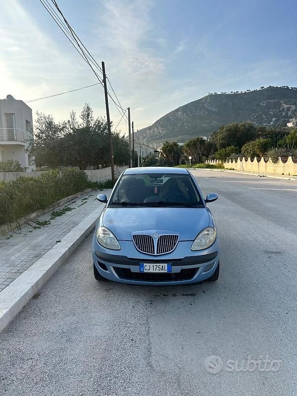 Usata Lancia Ypsilon 75 CV (55 kW) 2004 Utilitaria