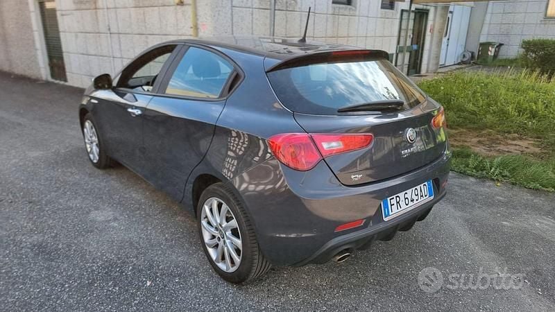 Usata Alfa Romeo Giulietta 120 CV (88 kW) 2018 Grigio Berlina