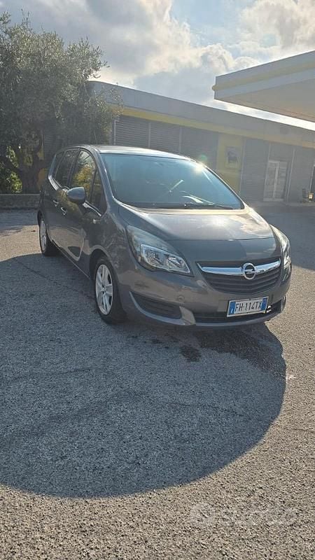 Usata Opel Meriva 2017 Grigio Monovolume