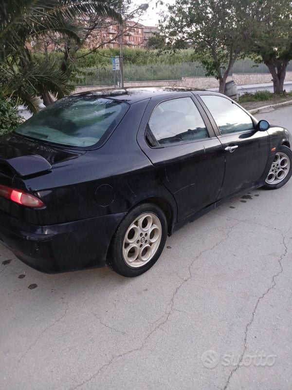 Usata Alfa Romeo 156 105 CV (77 kW) 1998 Nero Berlina