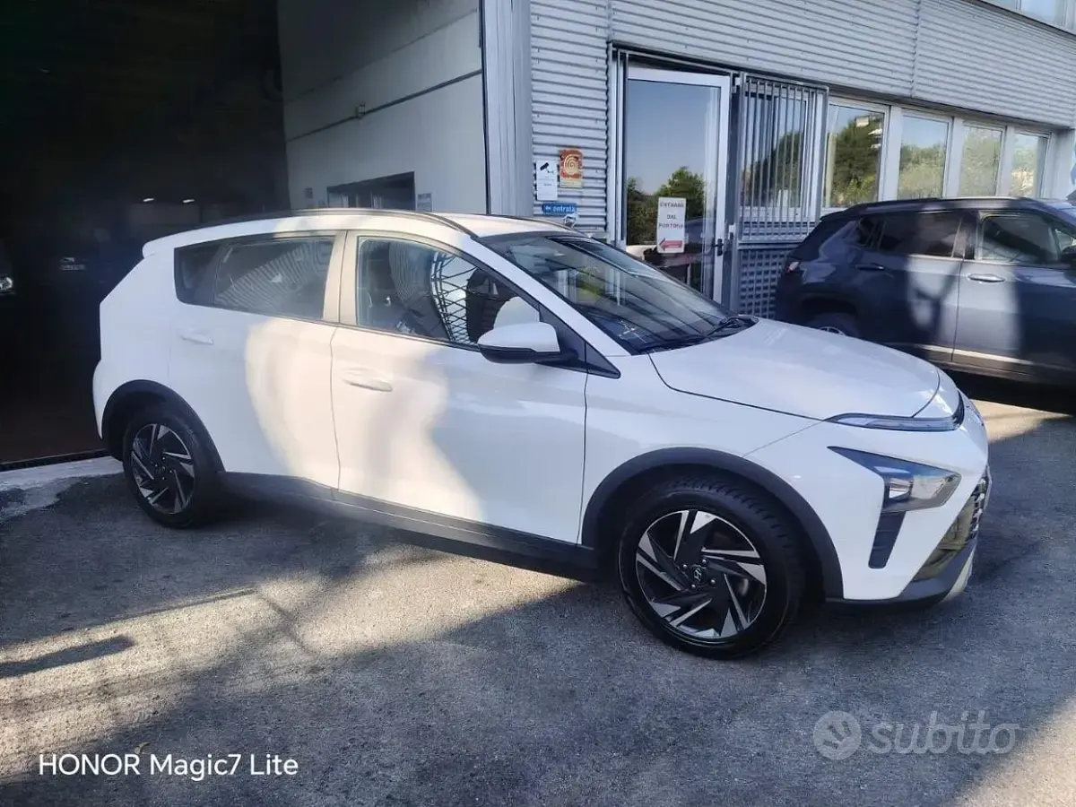 Usata Hyundai Bayon 84 CV (61 kW) 2023 Bianco SUV