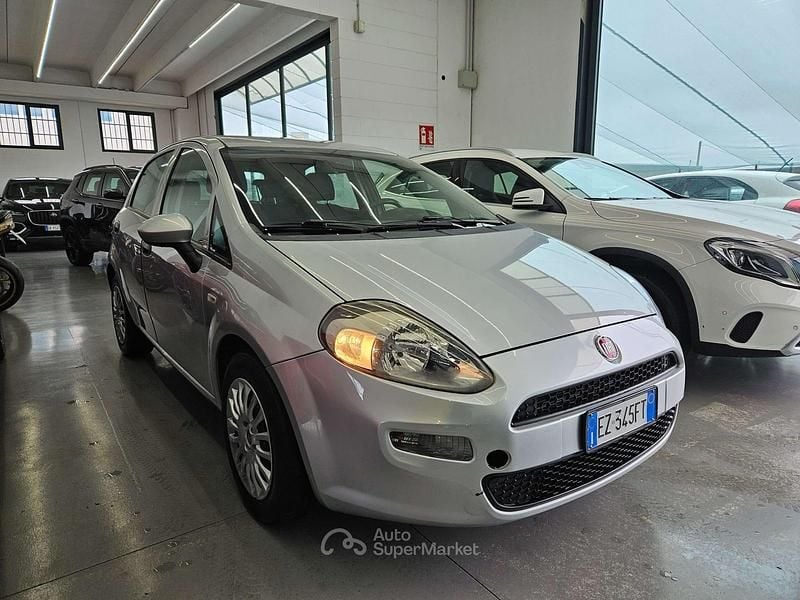 Argento Usata 2015 Fiat Punto Lounge Utilitaria | 3500 € (Ottimo prezzo) - Immagine 1/4