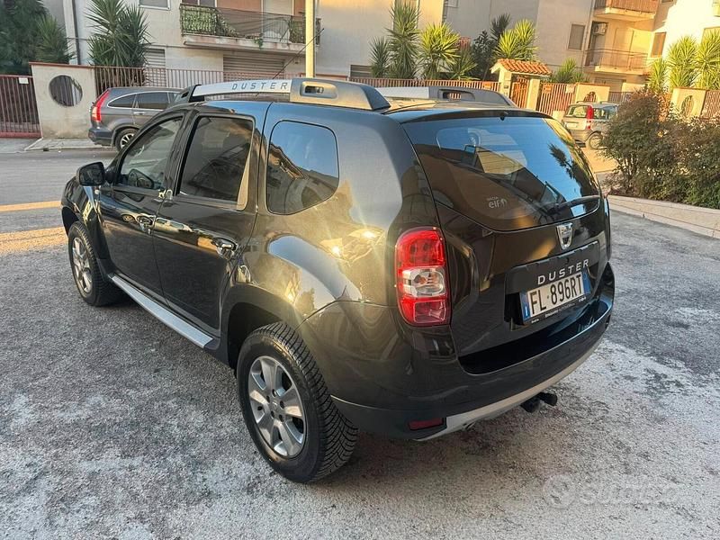 Usata Dacia Duster Lauréate 110 CV (80 kW) 2017 Grigio SUV