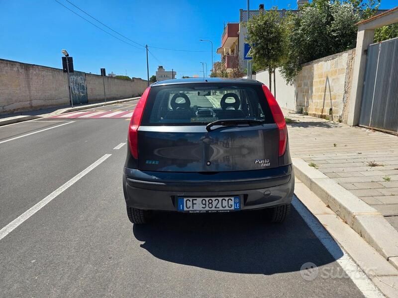 Usata Fiat Punto 80 CV (58 kW) 2003 Grigio Utilitaria