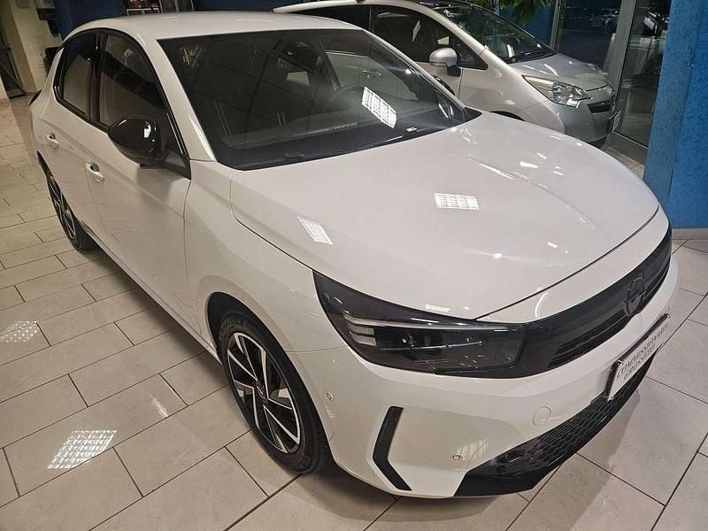 Usado Opel Corsa 101 CV (74 kW) 2025 Blanco Berlina
