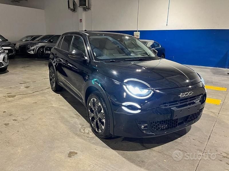 Nero Usata 2025 Fiat 600 La Prima Tre volumi | 22.400 € (Buon prezzo) - Immagine 1/4