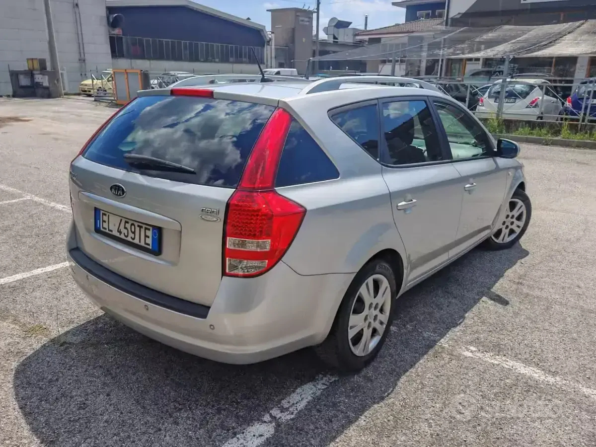 Usata Kia Ceed Sportswagon 115 CV (84 kW) 2012 Grigio Station wagon