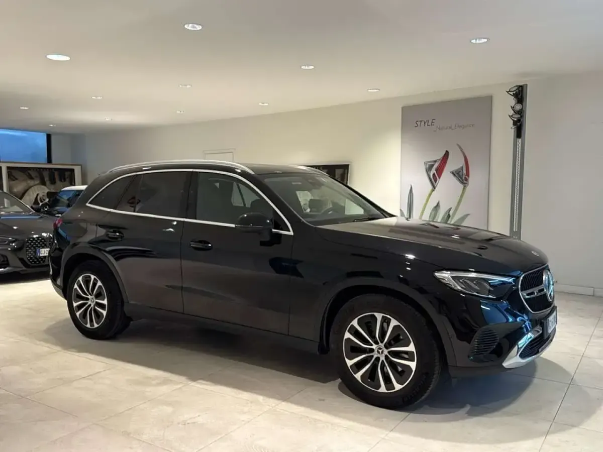 Usata Mercedes GLC200 Advanced 163 CV (119 kW) 2025 Nero SUV