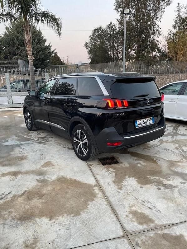 Usata Peugeot 5008 130 CV (95 kW) 2020 Nero SUV