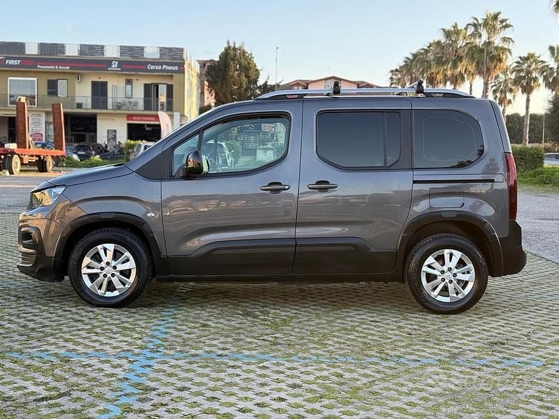 Usata Peugeot Rifter GT-line 130 CV (95 kW) 2019 Grigio Monovolume