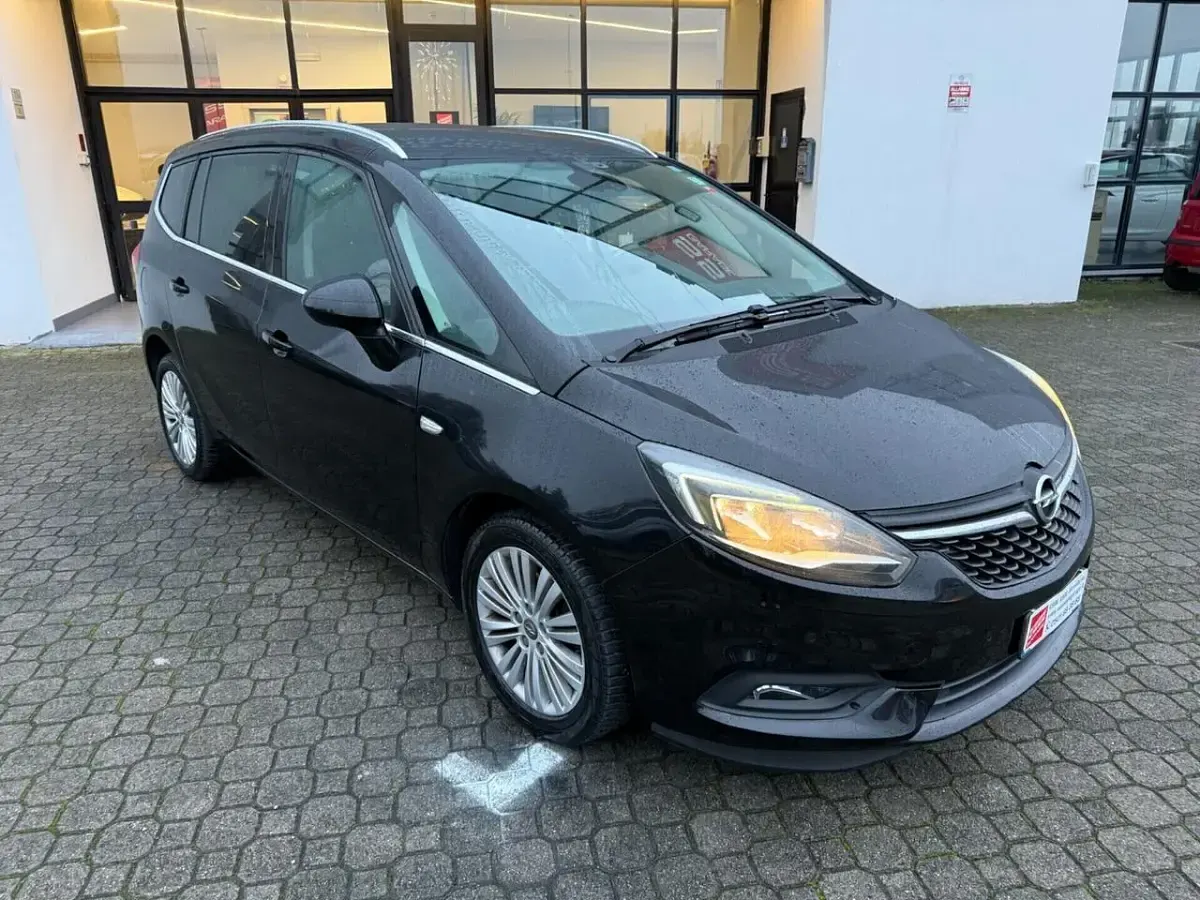 Usata Opel Zafira Innovation 150 CV (110 kW) 2017 Nero Monovolume