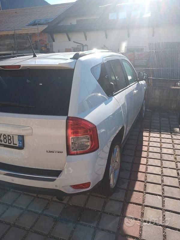 Usata Jeep Compass 136 CV (100 kW) 2012 Bianco SUV