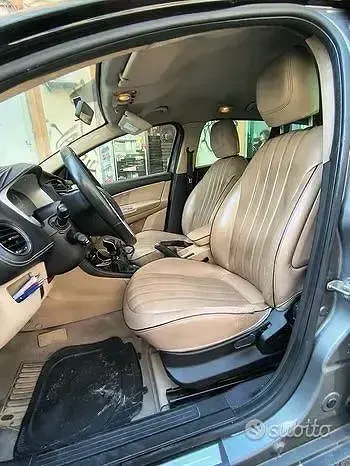 Usata Lancia Delta Platinum 165 CV (121 kW) 2012 Grigio Utilitaria