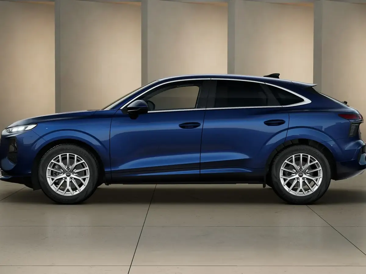 Nuova Audi Q3 Sportback Advanced Plus 150 CV (110 kW) 2026 Blu navarra metallizzato SUV