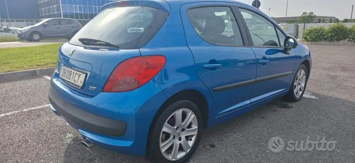 Gebraucht Peugeot 207 90 PS (66 kW) 2007 Blau Limousine