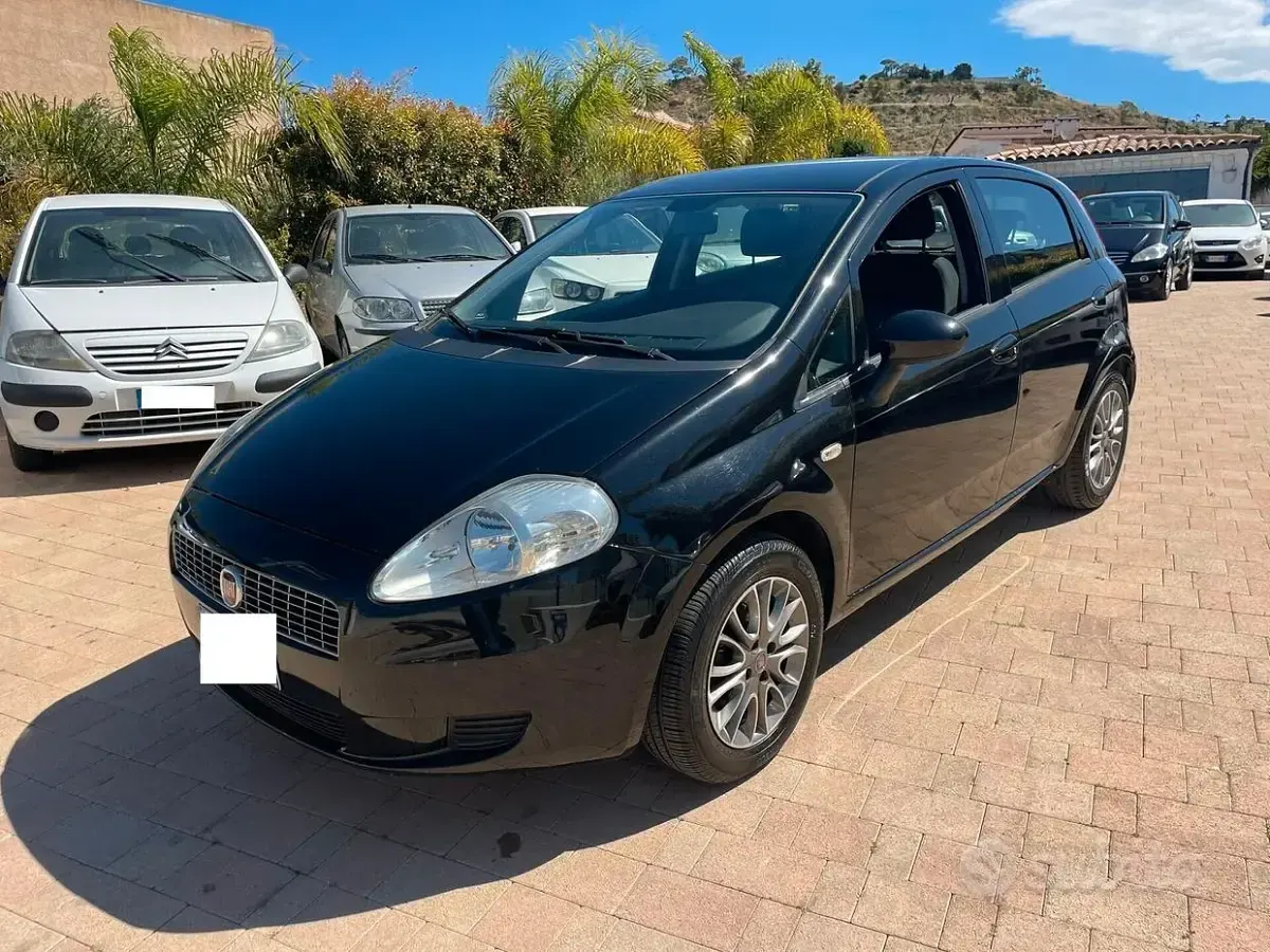 Usata Fiat Grande Punto 75 CV (55 kW) 2013 Nero Utilitaria