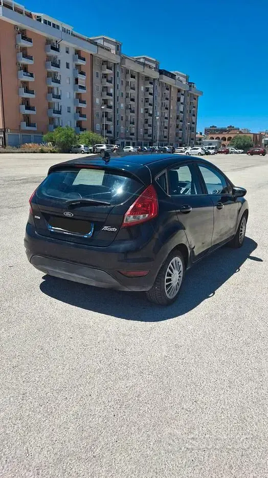 Usata Ford Fiesta 68 CV (50 kW) 2011 Nero Berlina
