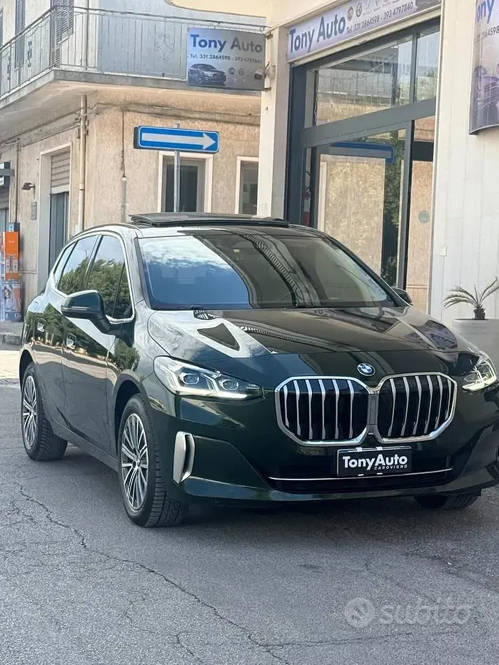 Usata BMW 218 Luxury Line 150 CV (110 kW) 2023 Verde Station wagon