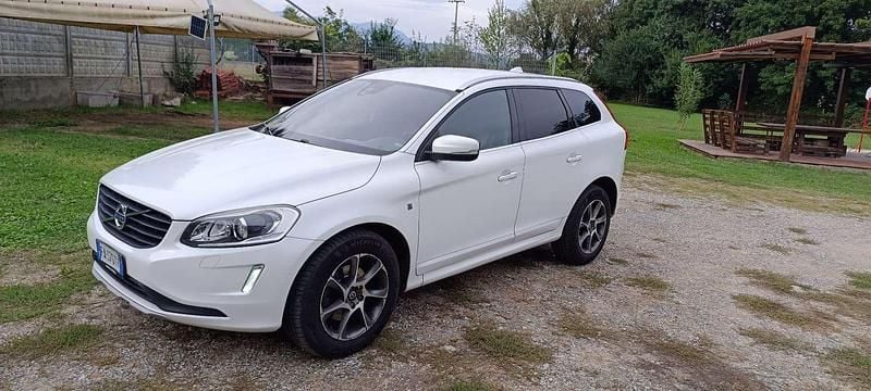 Bianco Usata 2015 Volvo XC60 Ocean Race SUV | 11.900 € (Buon prezzo) - Immagine 1/4