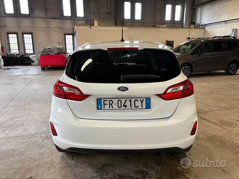 Usata Ford Fiesta Titanium 86 CV (63 kW) 2018 Bianco Utilitaria