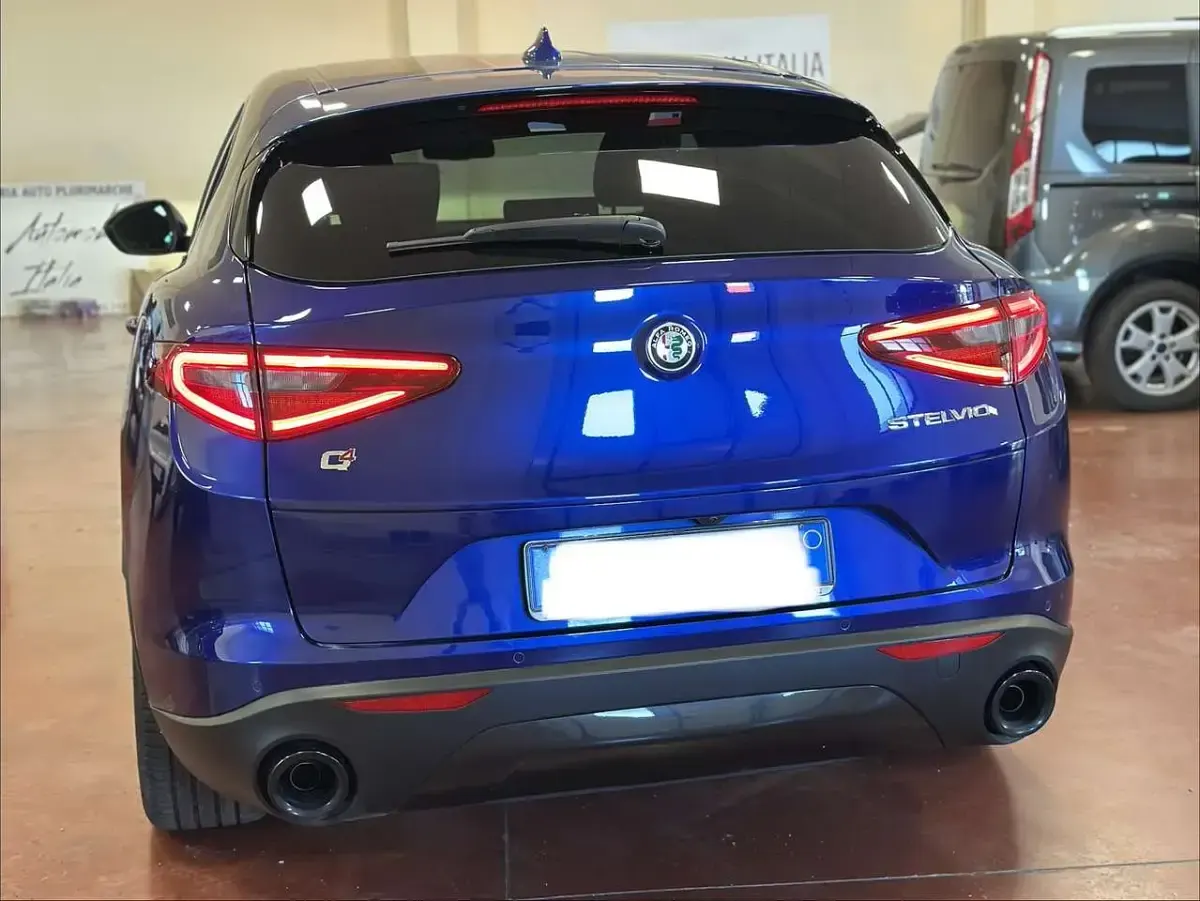 Usata Alfa Romeo Stelvio Sprint 190 CV (139 kW) 2022 Blu/azzurro SUV