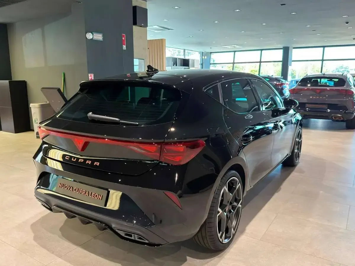 Nuova Cupra Leon 150 CV (110 kW) 2026 Nero midnight Berlina