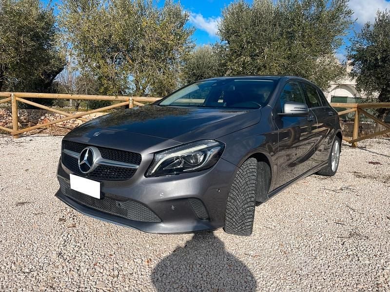 Usata Mercedes A200 Business 136 CV (100 kW) 2017 Grigio Berlina