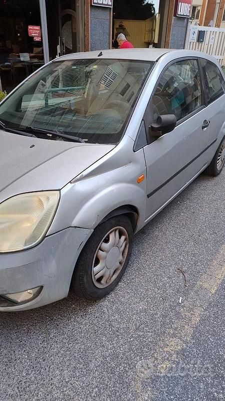 Usata Ford Fiesta 2003 Grigio Utilitaria
