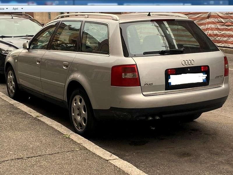 Usata Audi A6 Ambiente 155 CV (114 kW) 2002 Argento Station wagon