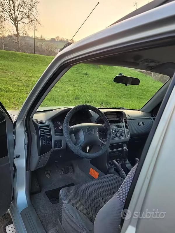 Usata Mitsubishi Pajero 2000 Grigio SUV