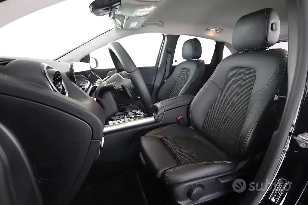 Usata Mercedes B180 116 CV (85 kW) 2021 Nero notte Utilitaria