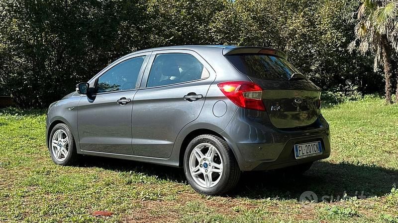 Usata Ford Ka Plus Ultimate 85 CV (62 kW) 2017 Grigio Utilitaria