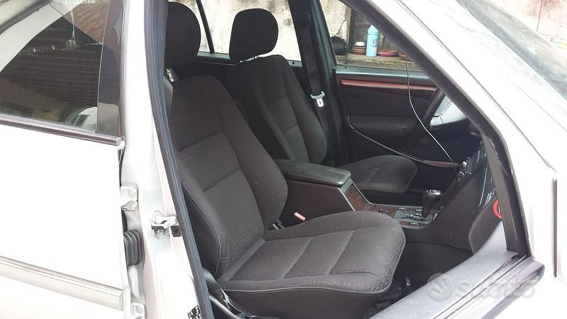 Usata Mercedes E250 1997 Grigio Station wagon