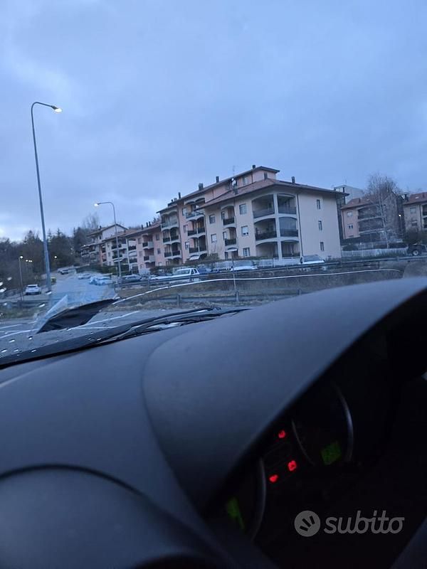 Usata Ford Fiesta Zetec 79 CV (58 kW) 2004 Utilitaria