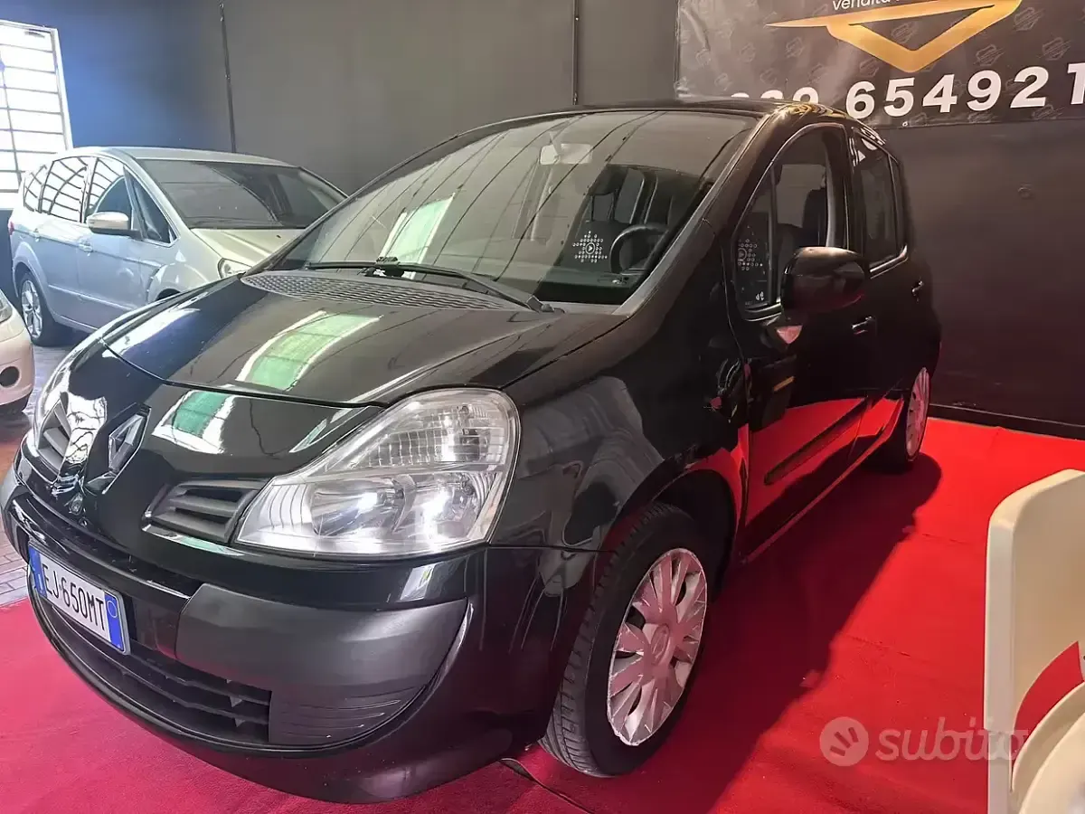 Usata Renault Modus 75 CV (55 kW) 2012 Nero Monovolume
