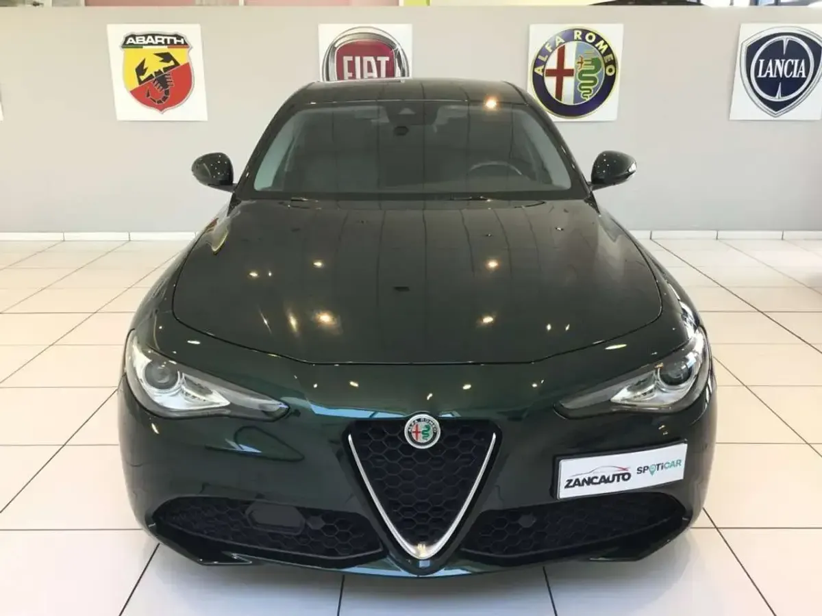 Usata Alfa Romeo Giulia Executive 160 CV (117 kW) 2021 Verde Berlina