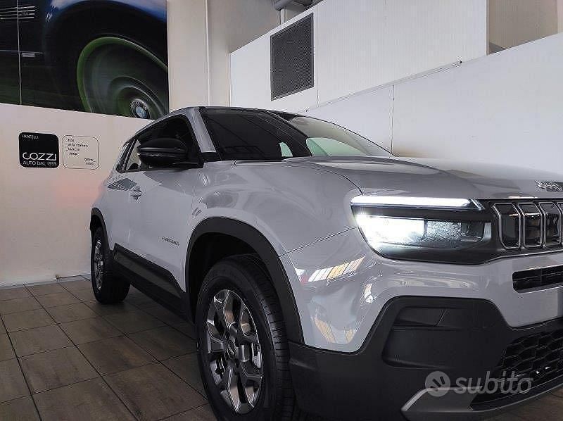 Nuova Jeep Avenger Longitude 110 CV (80 kW) 2025 Grigio SUV