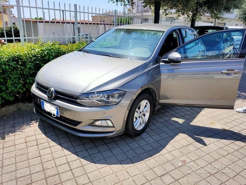 Usata VW Polo Comfortline 80 CV (58 kW) 2019 Grigio Berlina