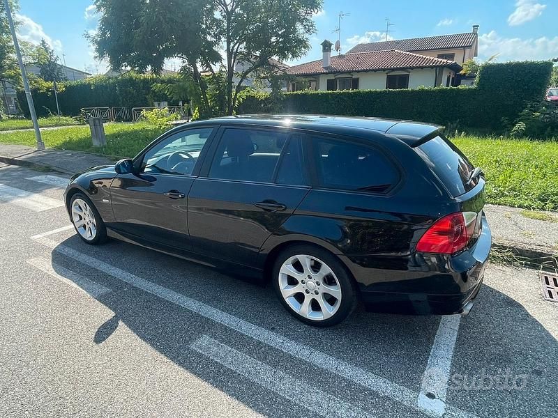 Usata BMW 320 177 CV (130 kW) 2007 Nero Station wagon