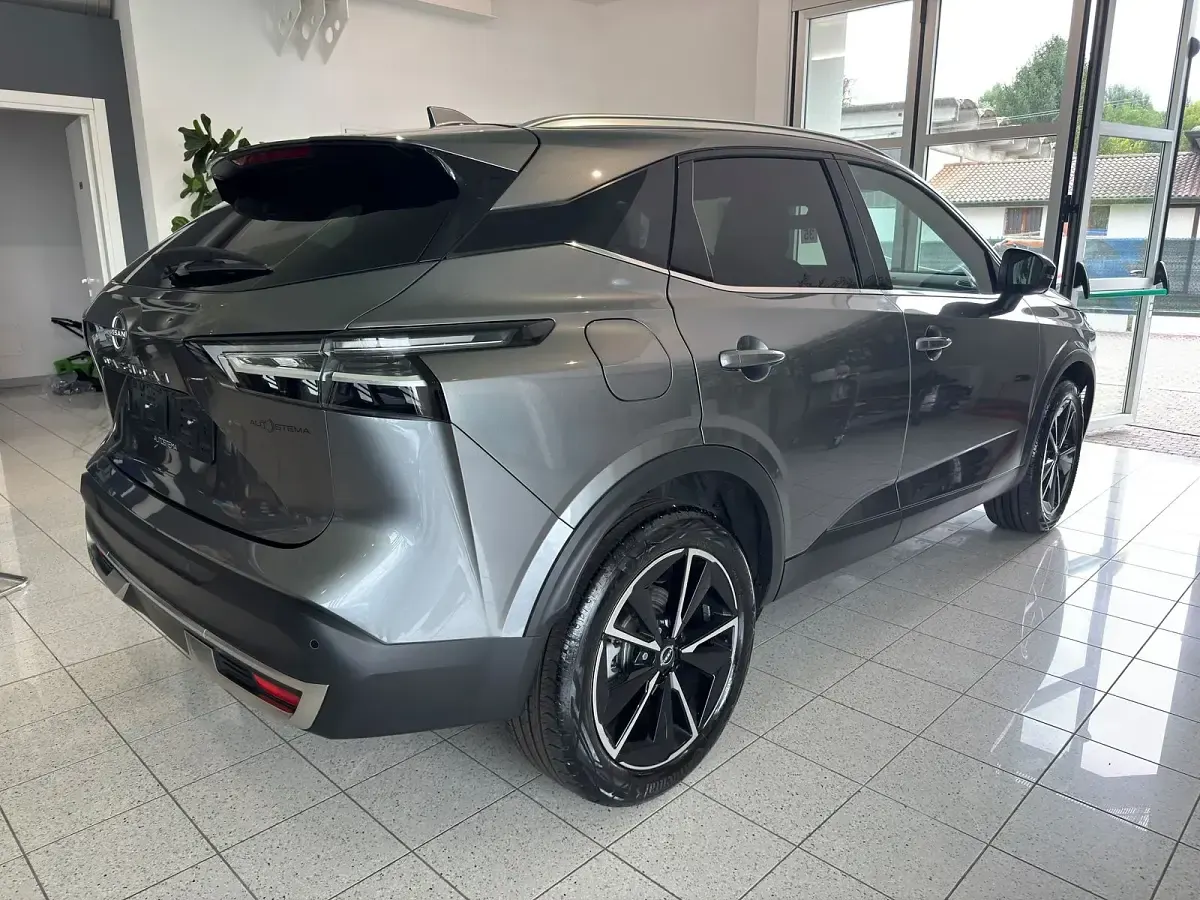 Nuova Nissan Qashqai Tekna 158 CV (116 kW) 2026 Ceramic gray SUV