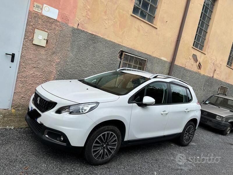 Bianco Usata 2022 Peugeot 2008 SUV | 13.000 € (Super prezzo) - Immagine 1/4
