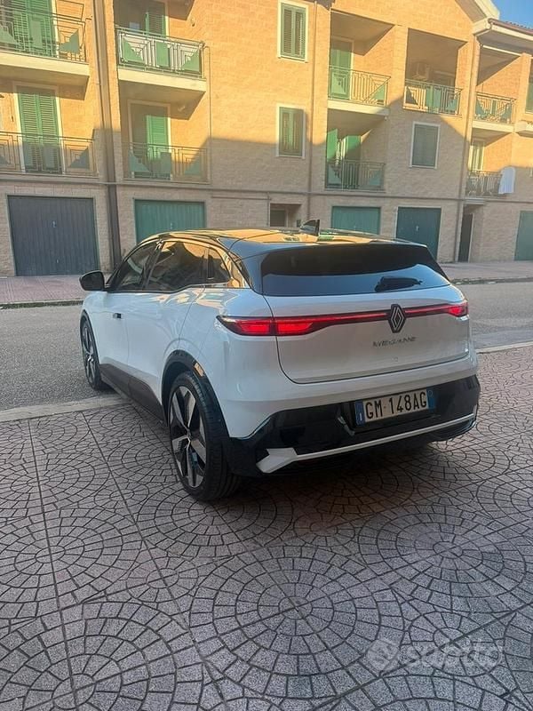 Usata 2022 Renault Megane E-Tech 220 CV Tre volumi – Puglia (Privato ...