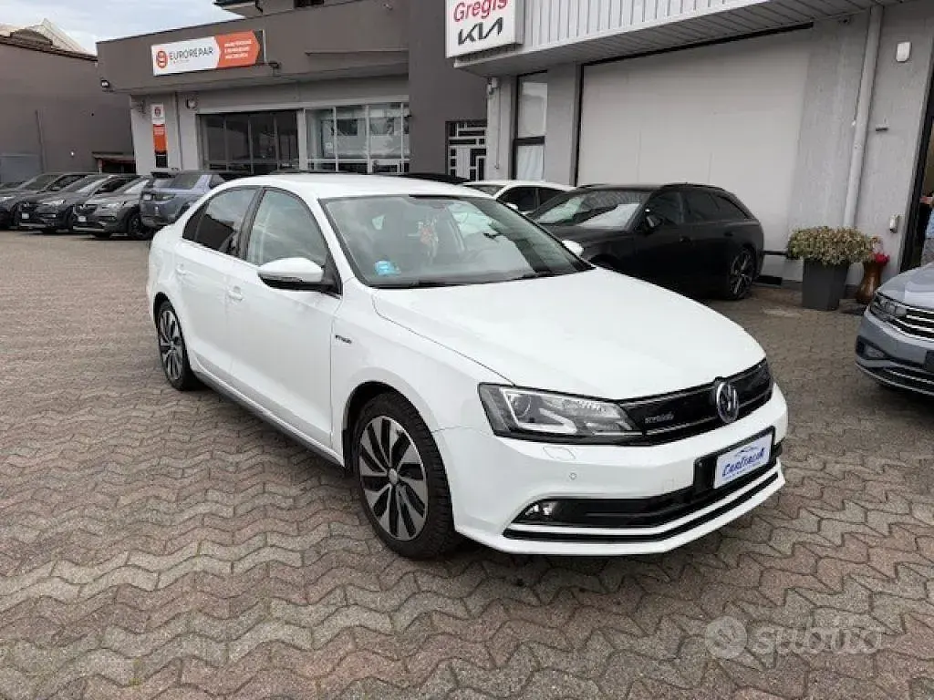 Usata VW Jetta 150 CV (110 kW) 2019 Bianco Berlina