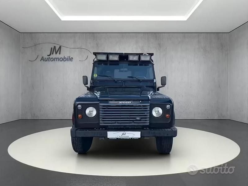 Usata Land Rover Defender S 122 CV (89 kW) 2007 Nero Station wagon