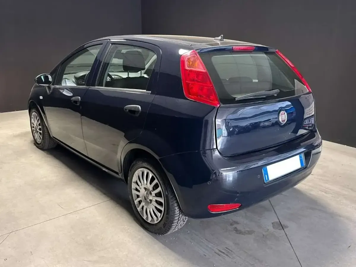 Usata Fiat Punto Street 95 CV (69 kW) 2018 Blu pastello Utilitaria