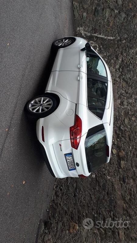Usata Ford B-MAX 95 CV (69 kW) 2017 Bianco Monovolume